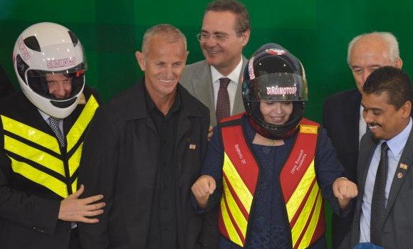 Quem trabalha com moto terá adicional de 30%
