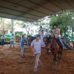 APAE de Ourinhos promove atividade no Centro de Equoterapia