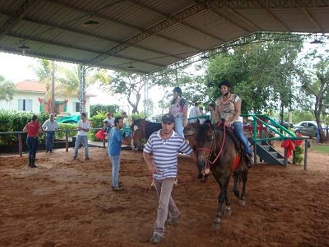 APAE de Ourinhos promove atividade no Centro de Equoterapia