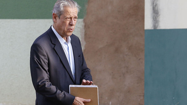 Dirceu articula para tentar recuperar poderes dentro do PT