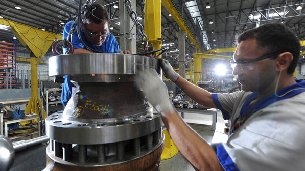 Número de trabalhadores na indústria cai 0,4% em novembro