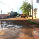 Petroleiros dos buracos em via pública próxima a distribuidora de Ourinhos