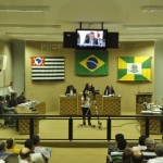 Grupo que defende a redução dos salários no legislativo de Ourinhos promete esta noite lotar mais uma vez a Câmara