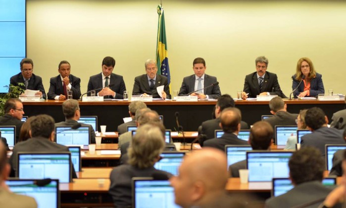 CPI da Petrobras terminará sem ouvir Cunha sobre contas na Suíça