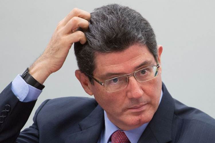 Levy redigiu carta de demissão e se reunirá com Dilma