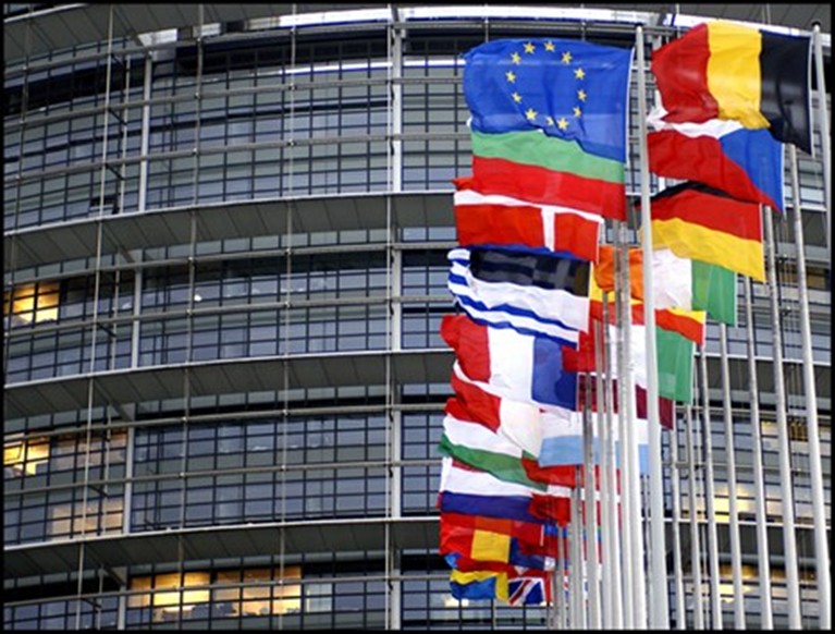 UE: Ministros de Finanças fazem acordo para dividir informações fiscais