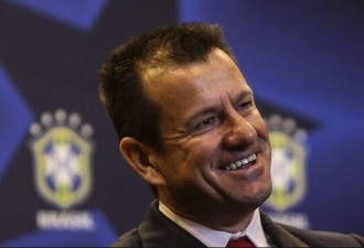‘Sou melhor hoje do que era ontem’, diz Dunga após 3 a 0 sobre o Peru
