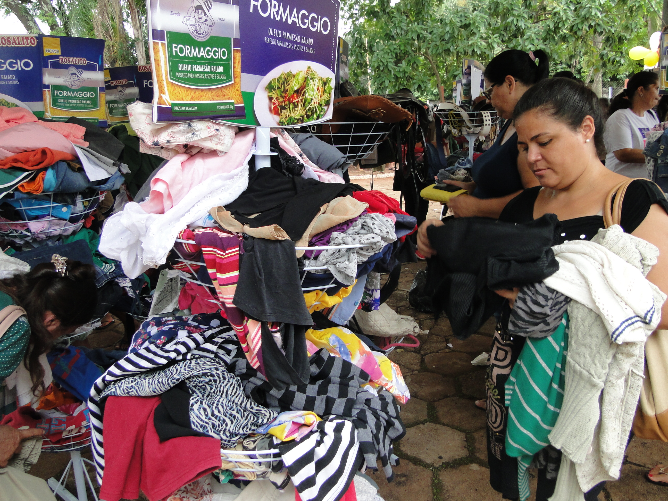 Bazar beneficente em prol da Santa Casa de Santa Cruz supera as expectativas