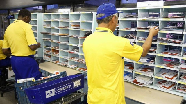 Para reduzir gastos, agências dos Correios não vão mais abrir aos sábados