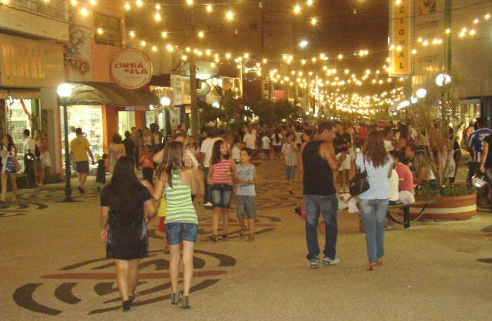 Comércio de Ourinhos funcionará até às 22h nesta sexta-feira