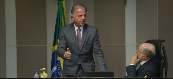 Ministro do TCU dá mais 30 dias para defesa de Dilma sobre contas de 2015