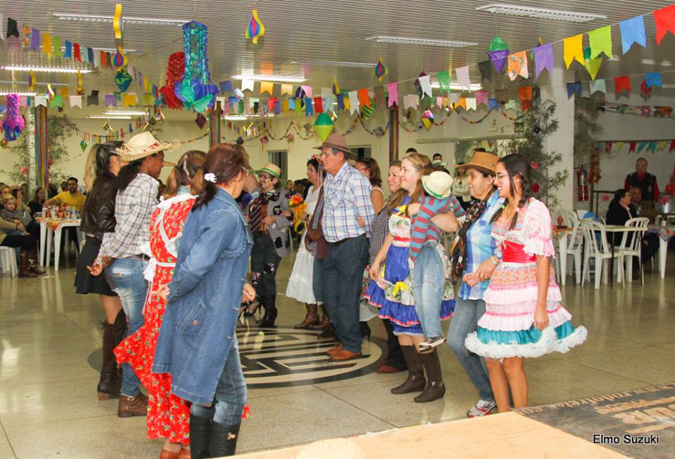 ‘Casamento caipira’ anima Arraia da Santa Casa de Santa Cruz