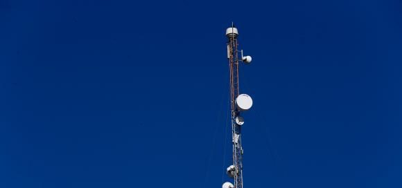 Antenas de celular não fazem mal à saúde, defendem especialistas