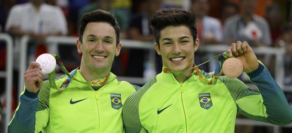 Diego Hypólito e Nory são prata e bronze no solo da ginástica artística