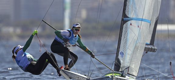 Martine Grael e Kahena Kunze vencem na vela e conquistam quarto ouro do Brasil