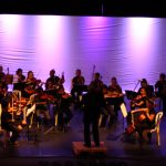 Concerto da Orquestra Santa Cruz emociona público no Palácio da Cultura