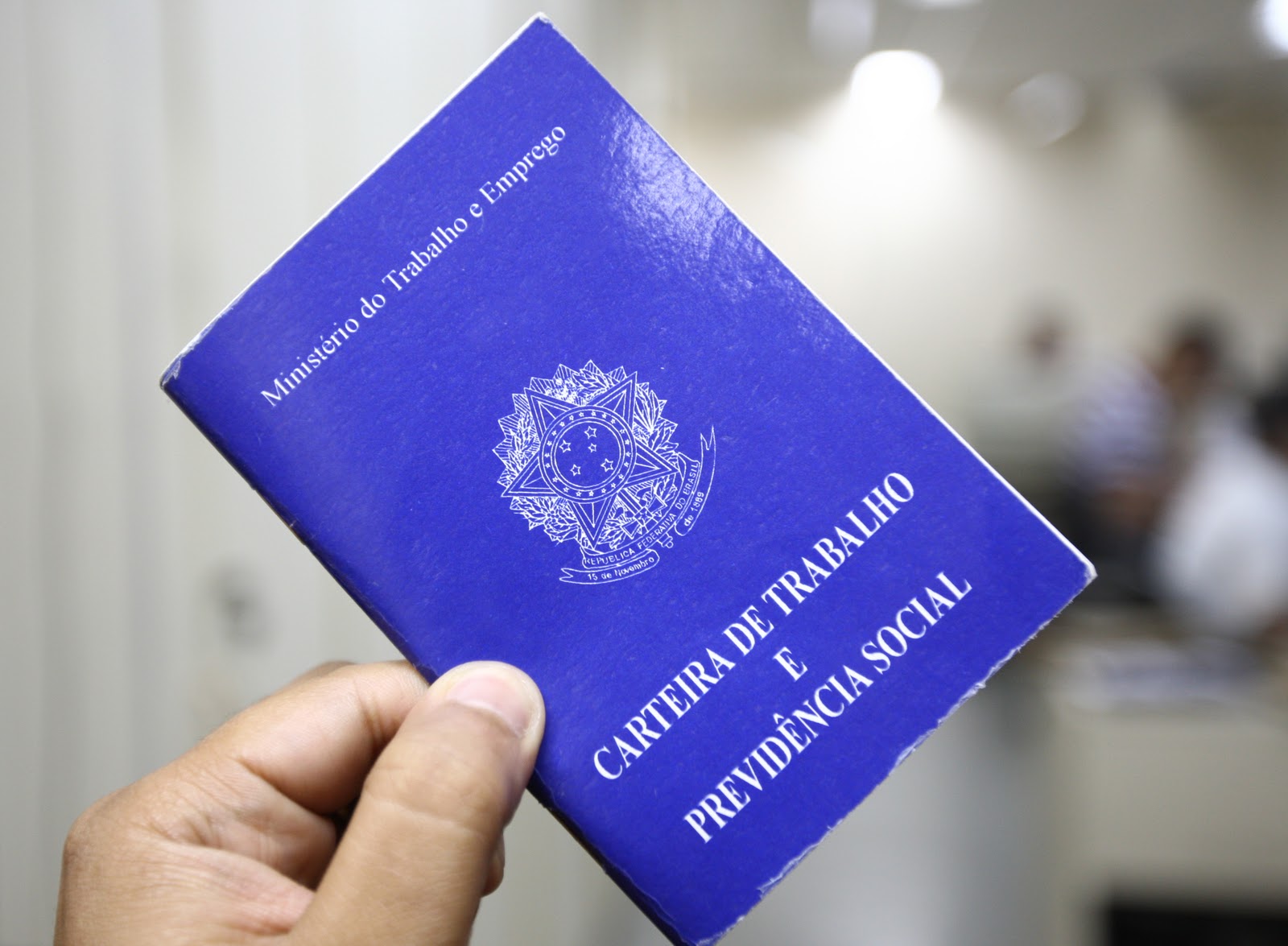 Prevalência de acordo trabalhista sobre CLT divide opiniões em debate na Câmara