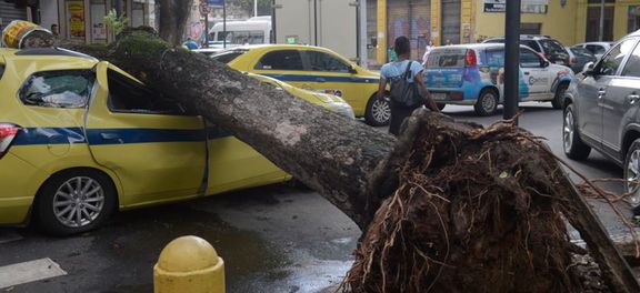 Sobe para quatro o número de mortes provocadas pelo temporal no Rio