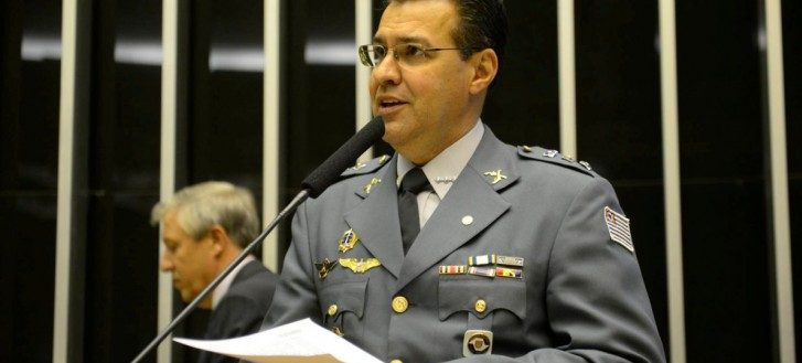 Comentaristas da Globo ironizam projeto do deputado Capitão ...