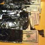 Peruano é flagrado com mais de 100 mil dólares dentro de mala em Santa Cruz