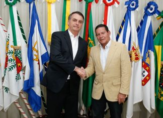 Bolsonaro chega nesta segunda à Suíça; Mourão assume a Presidência