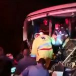 Acidente entre ônibus e caminhão deixa quatro feridos em Santa Cruz do Rio Pardo