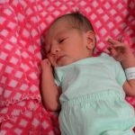 Geovanna Ferreira é a primeira bebê nascida, em Santa Cruz, em 2020