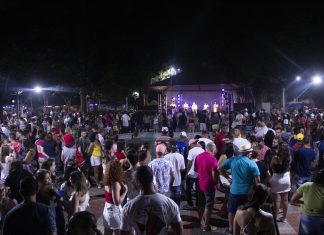 Grande público prestigia pré-carnaval em Santa Cruz