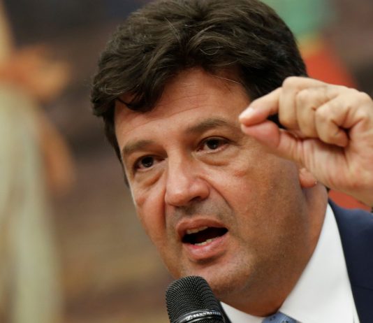 Coronavírus: ministro defende adiar eleições e antecipar formatura de estudantes de medicina