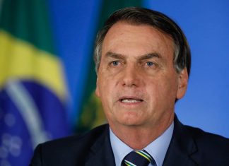Em rede nacional, Bolsonaro critica governadores: ‘Por que fechar escolas?’