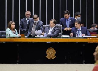 Câmara aprova auxílio de R$ 600 por mês para trabalhador informal
