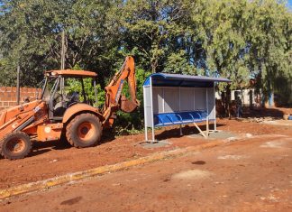Prefeitura de Santa Cruz do Rio Pardo instala novos pontos de ônibus e realiza manutenção nos existentes