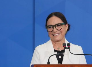 Regina Duarte deixa Secretaria Especial de Cultura