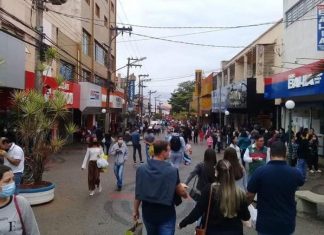 Ourinhenses lotam centro da cidade no primeiro sábado de reabertura do comércio
