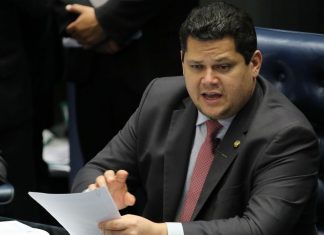 Senado aprova PL das Fake News; projeto segue para Câmara