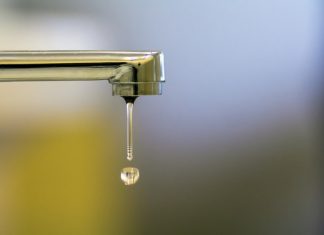 Ourinhenses sofrem com a falta de água diariamente em suas residências