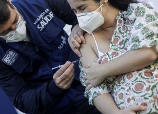 Anvisa orienta suspensão de vacina da AstraZeneca para grávidas
