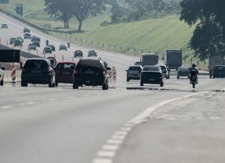 Rodovias de São Paulo ficam congestionadas antes de feriado prolongado