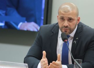 Deputado Daniel Silveira deixa a prisão em Niterói