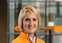 McLaren contrata neozelandesa Gilmour como primeira pilota da equipe