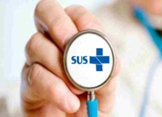Março Azul: exames para rastrear câncer de intestino triplicam no SUS