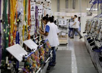Atividade econômica cai 0,8% em maio, mostra Monitor do PIB da FGV