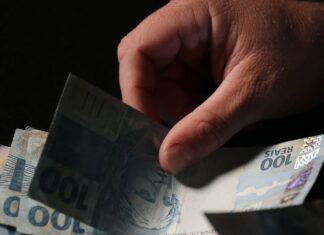 Lei de Diretrizes Orçamentárias prevê mínimo de R$ 1.294 em 2023