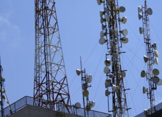 Volume de serviços avança 0,7% em agosto, segundo o IBGE