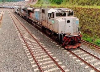 Quase 40% das indústrias trocariam rodovias por outro modal