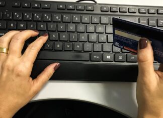 Vendas pela internet são alvos de campanha global neste Natal