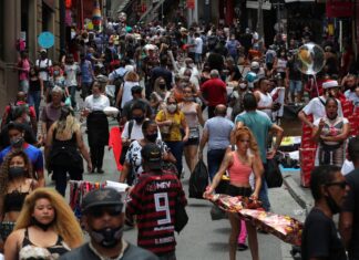 Vendas do varejo caem 0,6% em novembro, diz IBGE