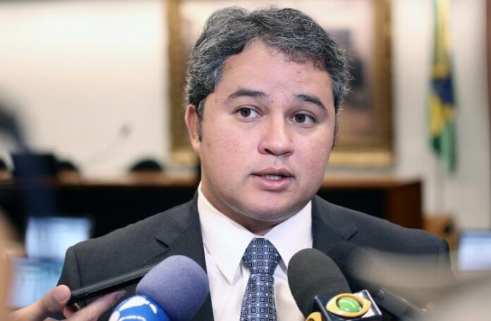 efraim-filho-relator-da-pec-do-fim-do-foro-na-ccj-e1511364711258