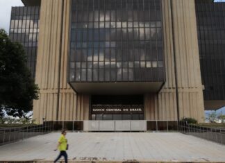 Atividade econômica tem alta de 3,32% em fevereiro