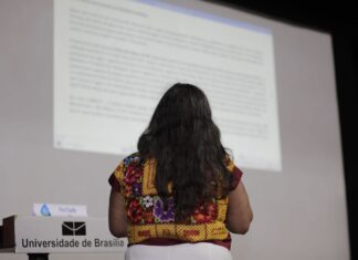 Mulheres com doutorado crescem, mas são sub-representadas na docência
